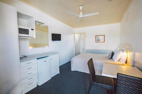 Boulevard Motel - Accommodation in Surfers Paradise 6