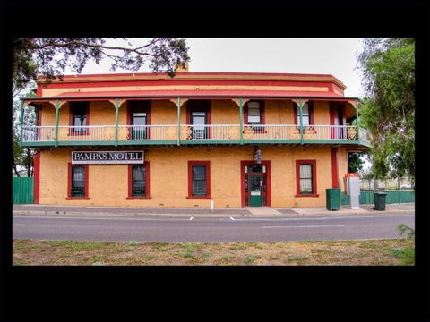 Pampas Motel - Accommodation in Surfers Paradise 1