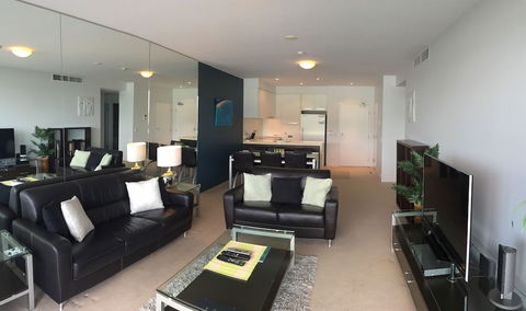Cairns Private Apartments - Accommodation in Surfers Paradise 4
