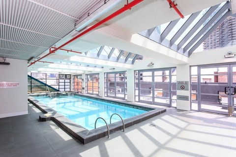 The Paramount Serviced Apartments Melbourne - Accommodation in Surfers Paradise 2