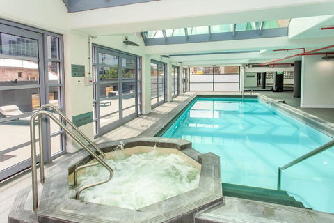 The Paramount Serviced Apartments Melbourne - Accommodation in Surfers Paradise 3