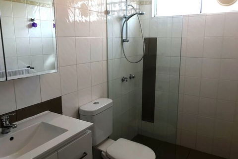 Reef Gateway Apartments - Accommodation in Surfers Paradise 3