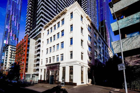 The Village Melbourne - Accommodation in Surfers Paradise 3