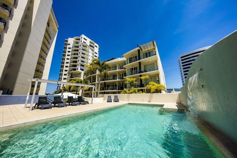 Jack & Newell Holiday Apartments - Accommodation in Surfers Paradise 3