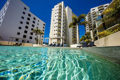 Jack & Newell Holiday Apartments - Accommodation in Surfers Paradise 4
