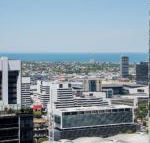 Gorgeous CBD Apartment with Bay View - Accommodation in Surfers Paradise