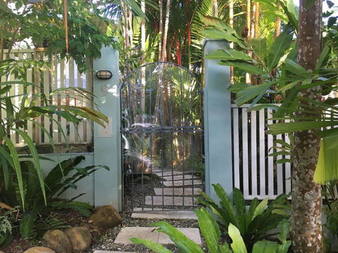 Garden Villa On Murphy - Accommodation in Surfers Paradise 4