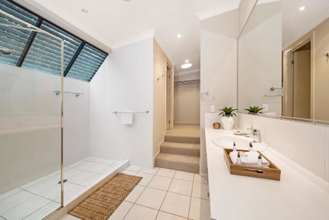 Ravensbourne Escape Silverwood Lodge - Accommodation in Surfers Paradise 6