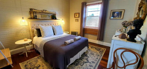 Galway - Accommodation in Surfers Paradise 5