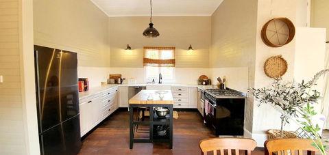 Galway - Accommodation in Surfers Paradise 6