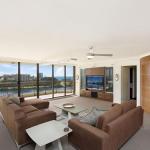Seascape Apartments Unit 1201A Luxury Apartment With Views Of The Gold Coast & Hinterland - Accommodation in Surfers Paradise 0