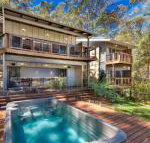 Dux Nutz - Accommodation in Surfers Paradise