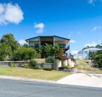 Blue Water Retreat Upstairs  Downstairs - Accommodation in Surfers Paradise