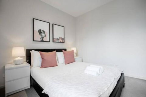 67RoseBellLv35at1bd1bthFree TramGarden - Accommodation in Surfers Paradise 2