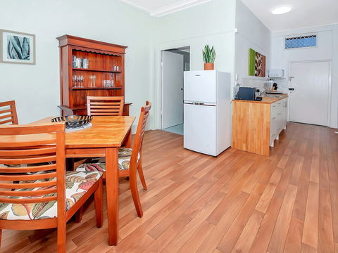 Easy Going Holiday Unit On McKenzie MK5 - Accommodation in Surfers Paradise 1