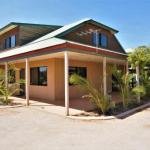 Ningaloo Breeze Villa 9 3 Bedroom Fully Self Contained Holiday Accommodation - Accommodation in Surfers Paradise 1