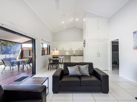 Tais Hideaway - Accommodation in Surfers Paradise 1