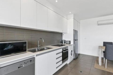 WATERFRONT SEVEN In The Heart Of Lorne - Accommodation in Surfers Paradise 4