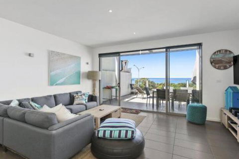 WATERFRONT SEVEN In The Heart Of Lorne - Accommodation in Surfers Paradise 0