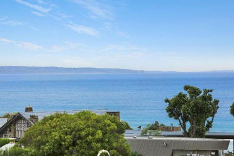 WATERFRONT TWO Position Perfect NEW LISTING 2019 - Accommodation in Surfers Paradise 2