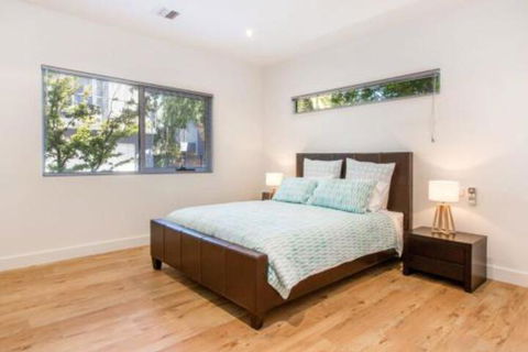 PALM COURT RETREAT MORNINGTON - Accommodation in Surfers Paradise 2