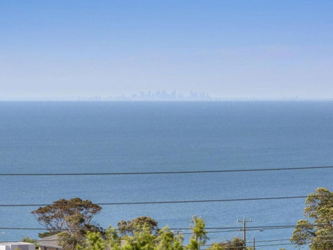 VIEWS At MCCRAE..... - Accommodation in Surfers Paradise 4