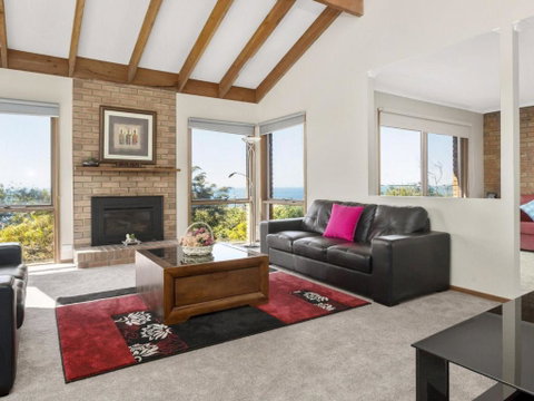 VIEWS At MCCRAE..... - Accommodation in Surfers Paradise 6
