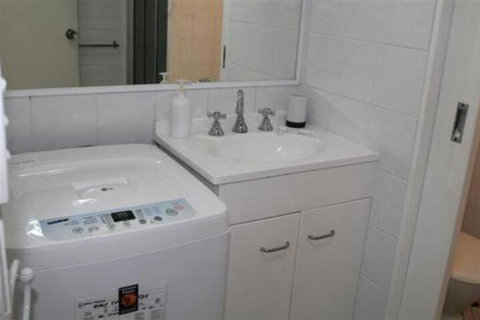 VILLA MANYANA 7 - Accommodation in Surfers Paradise 3