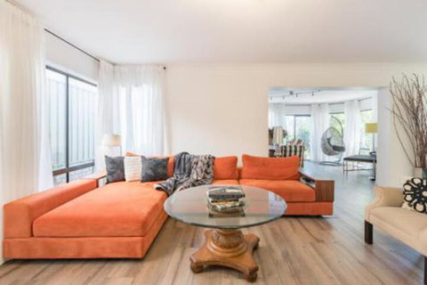 ULTRA SPACIOUS STYLISH HOME In PRESTONS SYDNEY - Accommodation in Surfers Paradise 0