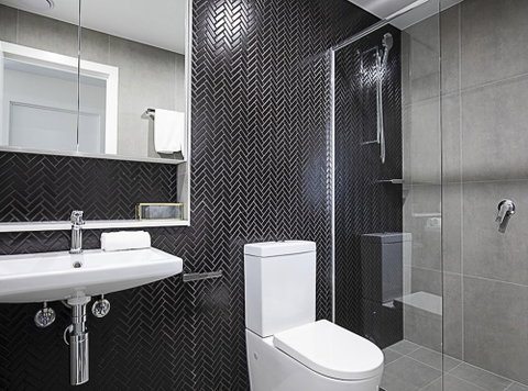 CANBERRA CHIC Hosted By LAbode - Accommodation in Surfers Paradise 2