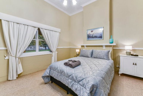 The Jazz B & B - Accommodation in Surfers Paradise 2