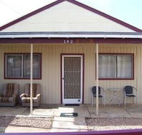 Aussie Bacon  Eggs Cottages - Accommodation in Surfers Paradise