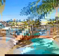 Sunshine Villa at Sanctuary Cove - Accommodation in Surfers Paradise