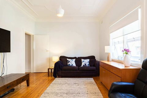 Garden Style Apartment In Prime Location - Accommodation in Surfers Paradise 5
