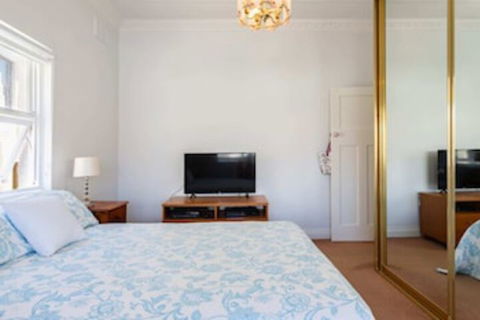 Garden Style Apartment In Prime Location - Accommodation in Surfers Paradise 0