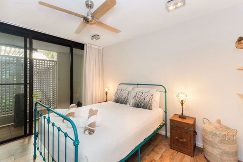 Luxury PoolSide Apartment In Beachfront - Accommodation in Surfers Paradise 5