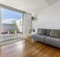 Fabulous Fitzroy Converted Warehouse - Accommodation in Surfers Paradise