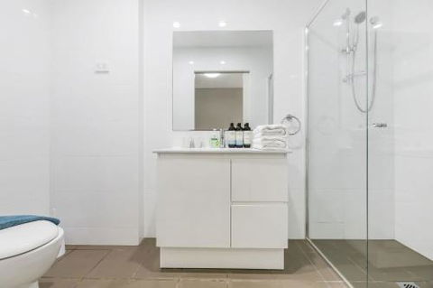 Cosy 3BR Penthouse Close To Westfield Hornsby & Train Station - Accommodation in Surfers Paradise 1