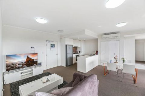 Cosy 3BR Penthouse Close To Westfield Hornsby & Train Station - Accommodation in Surfers Paradise 3
