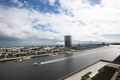 Delightful 2BR Riverview@docklands - Accommodation in Surfers Paradise 5