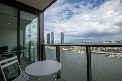 Delightful 2BR Riverview@docklands - Accommodation in Surfers Paradise 3