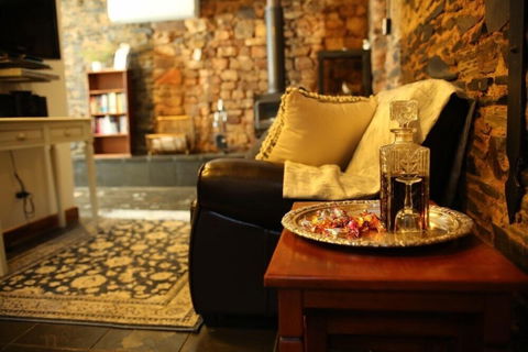 William Hunt's Retreat - Redwood Studio - Accommodation in Surfers Paradise 1