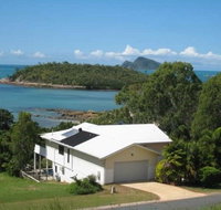 Hideaway Retreat Beach House with Pool - Accommodation in Surfers Paradise