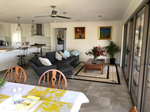 Creekbend - Accommodation in Surfers Paradise 4