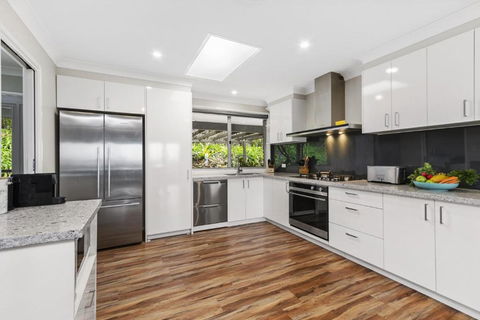 WINDARRI - Accommodation in Surfers Paradise 6