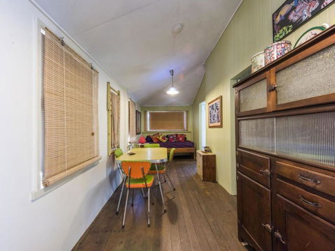 Little Beach House - Accommodation in Surfers Paradise 4