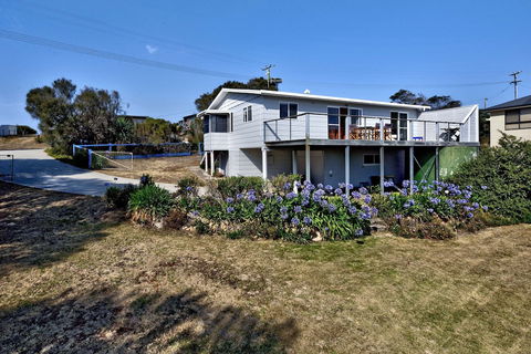Waders - Accommodation in Surfers Paradise 0
