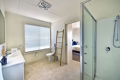 Waders - Accommodation in Surfers Paradise 4