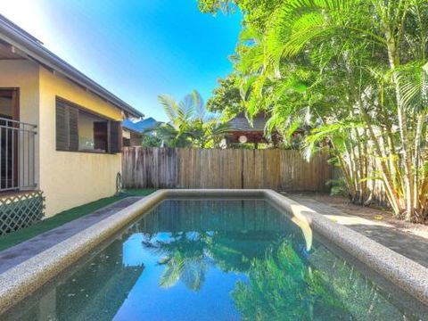 TROPSVILLA At PALM COVE - Accommodation in Surfers Paradise 0
