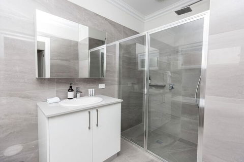Wagga Apartments 3 - Accommodation in Surfers Paradise 3